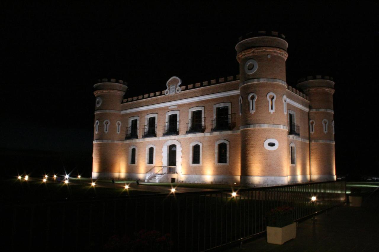 Castillo De Monte La Reina Posada Real & Bodega Toro Luaran gambar